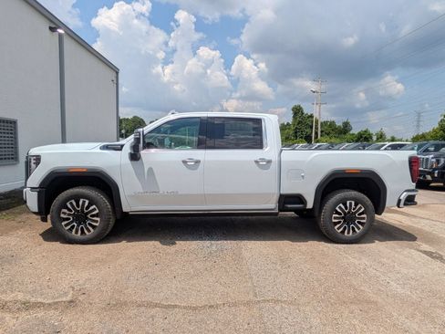 New 2026 GMC Sierra 3500 Denali Ultimate AWD/4WD image 2