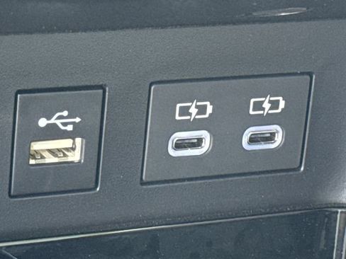 Used 2025 Toyota Camry XLE FWD image 29