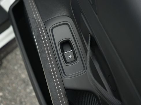 Used 2016 Porsche Cayman GT4 w/ Sport Chrono Package RWD image 32