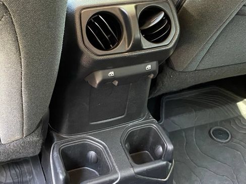 Used 2025 Jeep Wrangler Unlimited Sport AWD/4WD image 25