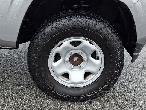 Used 2018 Toyota Tacoma SR w/ SR Convenience Package image 8