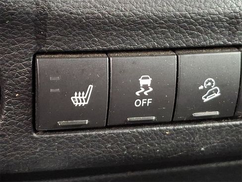 Used 2014 Jeep Wrangler Unlimited Sahara image 24