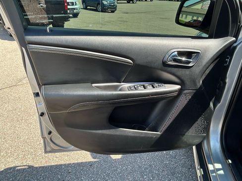 Used 2019 Dodge Journey Crossroad AWD/4WD image 15