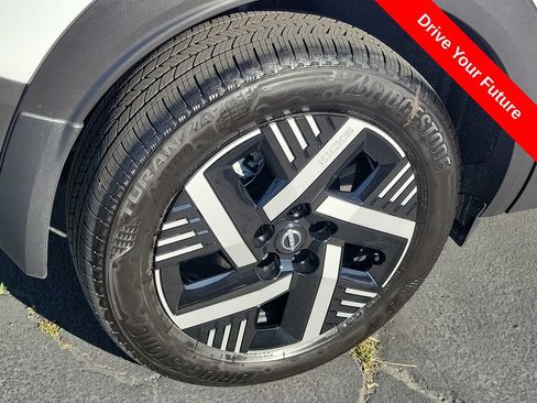 Used 2025 Nissan Kicks SV FWD image 25