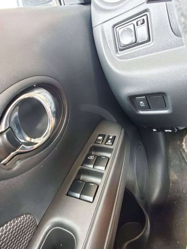Used 2018 Nissan Versa SV w/ SV Special Edition Package FWD image 11