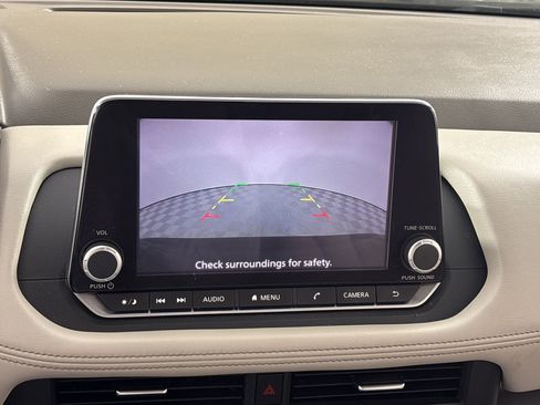 Used 2024 Nissan Rogue SV FWD image 17