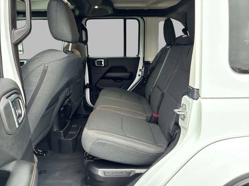 Certified 2025 Jeep Wrangler Unlimited Sahara w/ Safety Group AWD/4WD image 16