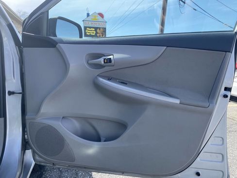 Used 2012 Toyota Corolla LE image 16