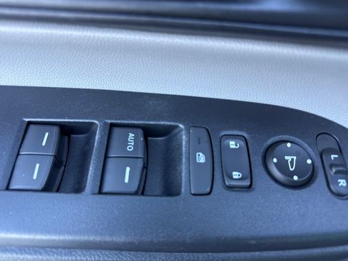 Used 2019 Honda CR-V LX image 15