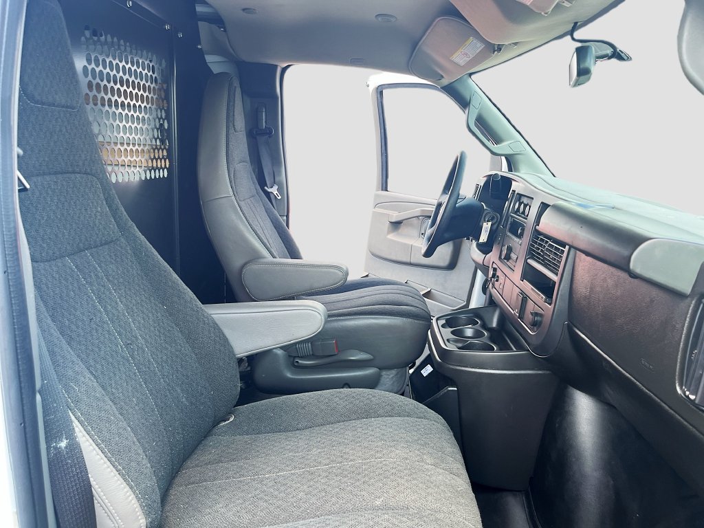 Used 2025 Chevrolet Express 2500 w/ Driver Convenience Package RWD image 26
