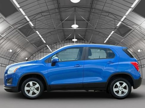 Used 2016 Chevrolet Trax LS w/ LPO, Cargo Package AWD/4WD image 4