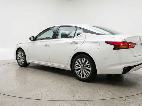 Used 2025 Nissan Altima 2.5 SV image 6