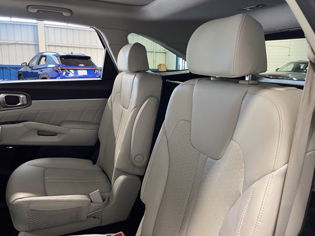 Used 2022 Kia Sorento SX Prestige w/ Panoramic Sunroof Package AWD/4WD image 19