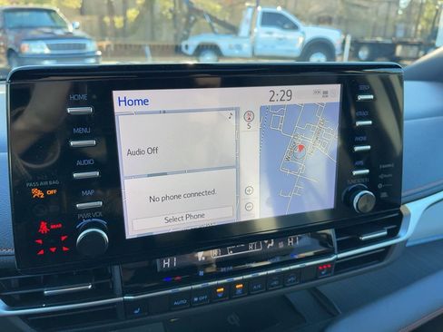 Used 2023 Toyota Sienna XSE image 10