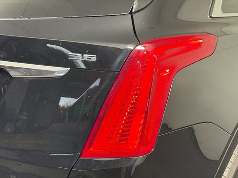 Used 2017 Cadillac XT5 Luxury image 34