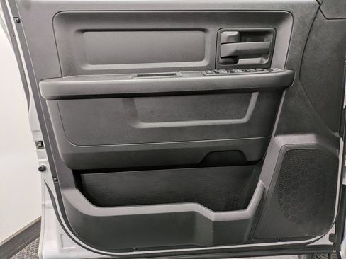 Used 2024 RAM 2500 Tradesman w/ Chrome Appearance Group image 8