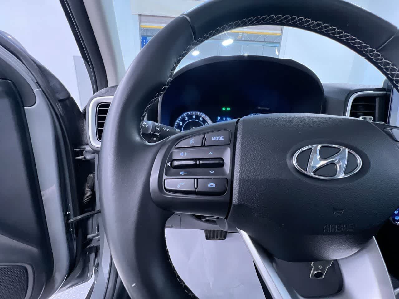 Used 2022 Hyundai Venue SEL FWD image 20