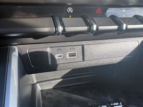 Used 2025 Chevrolet Colorado Trail Boss image 23