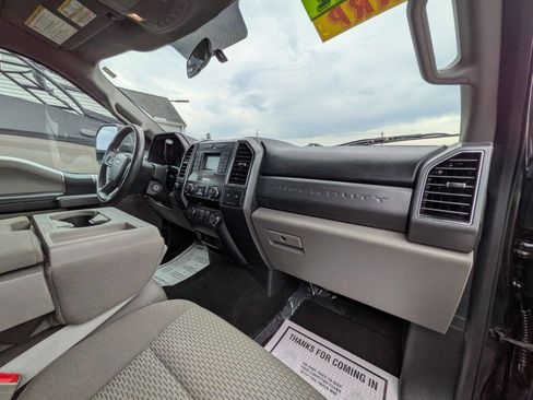 Used 2019 Ford F250 XLT w/ Snow Plow Prep Package AWD/4WD image 19