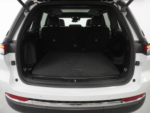 Certified 2024 Jeep Grand Cherokee Limited image 43