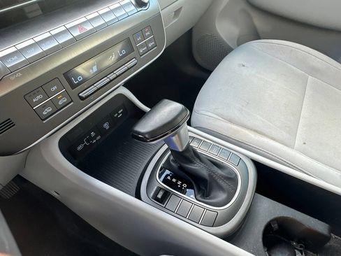 Used 2025 Hyundai Kona SEL FWD image 22