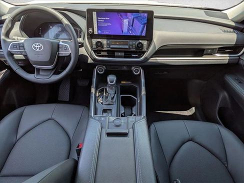 New 2026 Toyota Grand Highlander FWD image 13