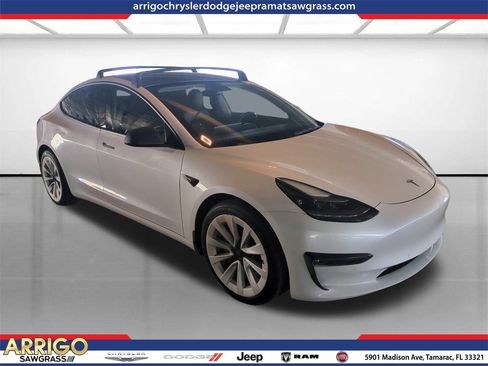 Used 2022 Tesla Model 3 Long Range image 1