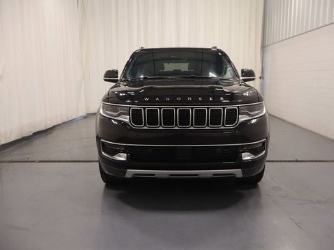 Used 2022 Jeep Wagoneer Series II AWD/4WD image 3