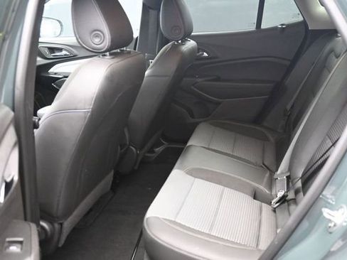 Used 2025 Chevrolet Trax LT FWD image 22