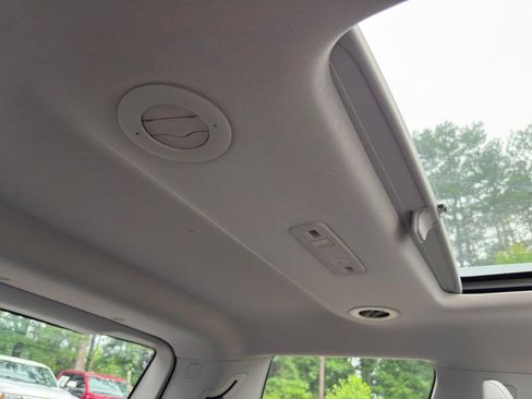 Used 2018 GMC Acadia SLT w/ LPO, Floor Liner Package FWD image 31