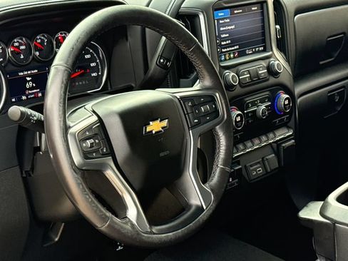 Used 2023 Chevrolet Silverado 2500 LTZ AWD/4WD image 19