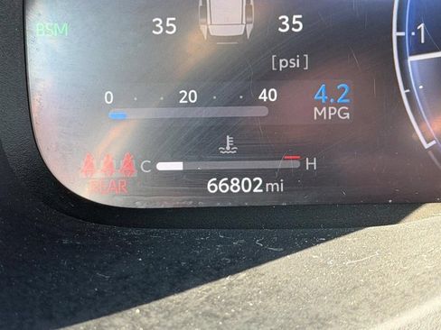 Used 2023 Toyota RAV4 Limited AWD/4WD image 23