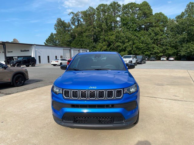 Used 2024 Jeep Compass Sport AWD/4WD image 5