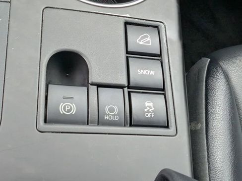 Used 2023 Toyota Highlander XLE AWD/4WD image 20