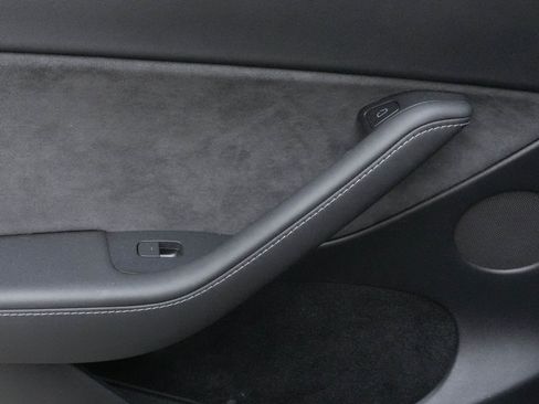 Used 2023 Tesla Model Y Performance image 30