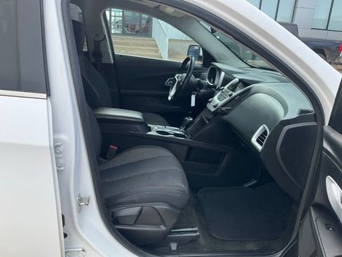 Used 2017 Chevrolet Equinox LT AWD/4WD image 31