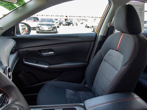 Used 2024 Nissan Sentra SR FWD image 14