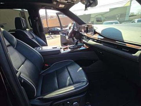 Used 2022 Cadillac Escalade ESV Premium Luxury image 19