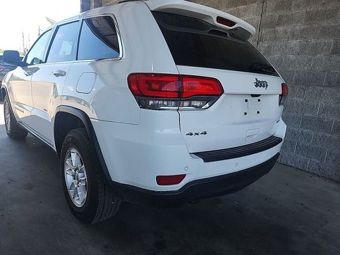 Used 2019 Jeep Grand Cherokee Laredo AWD/4WD image 4