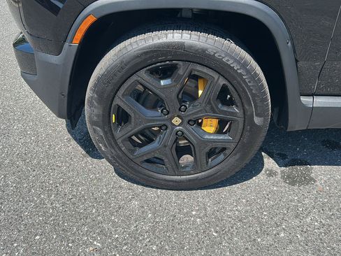 Used 2024 Rivian R1T Adventure AWD/4WD image 9