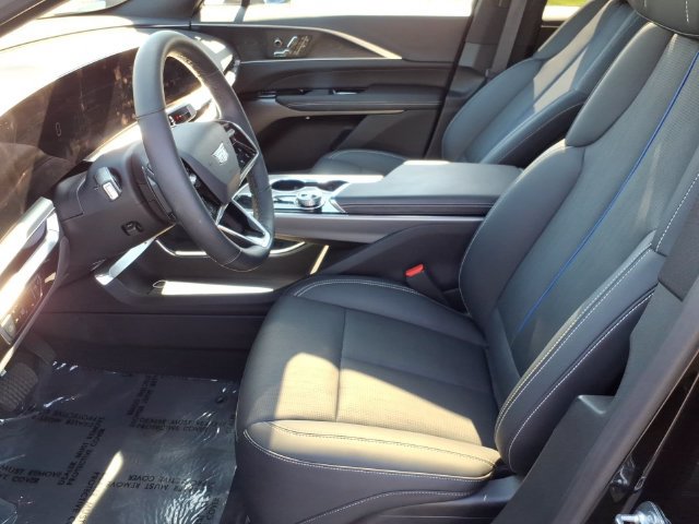 Used 2025 Cadillac Lyriq Sport AWD/4WD image 5