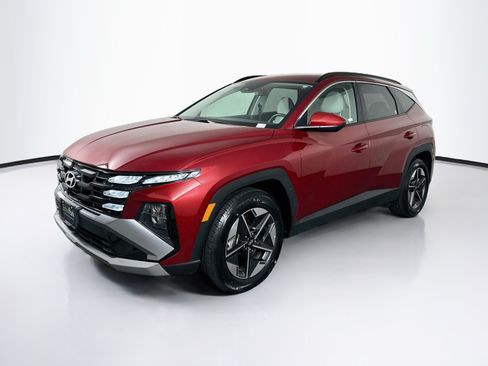 Used 2025 Hyundai Tucson SEL FWD image 3