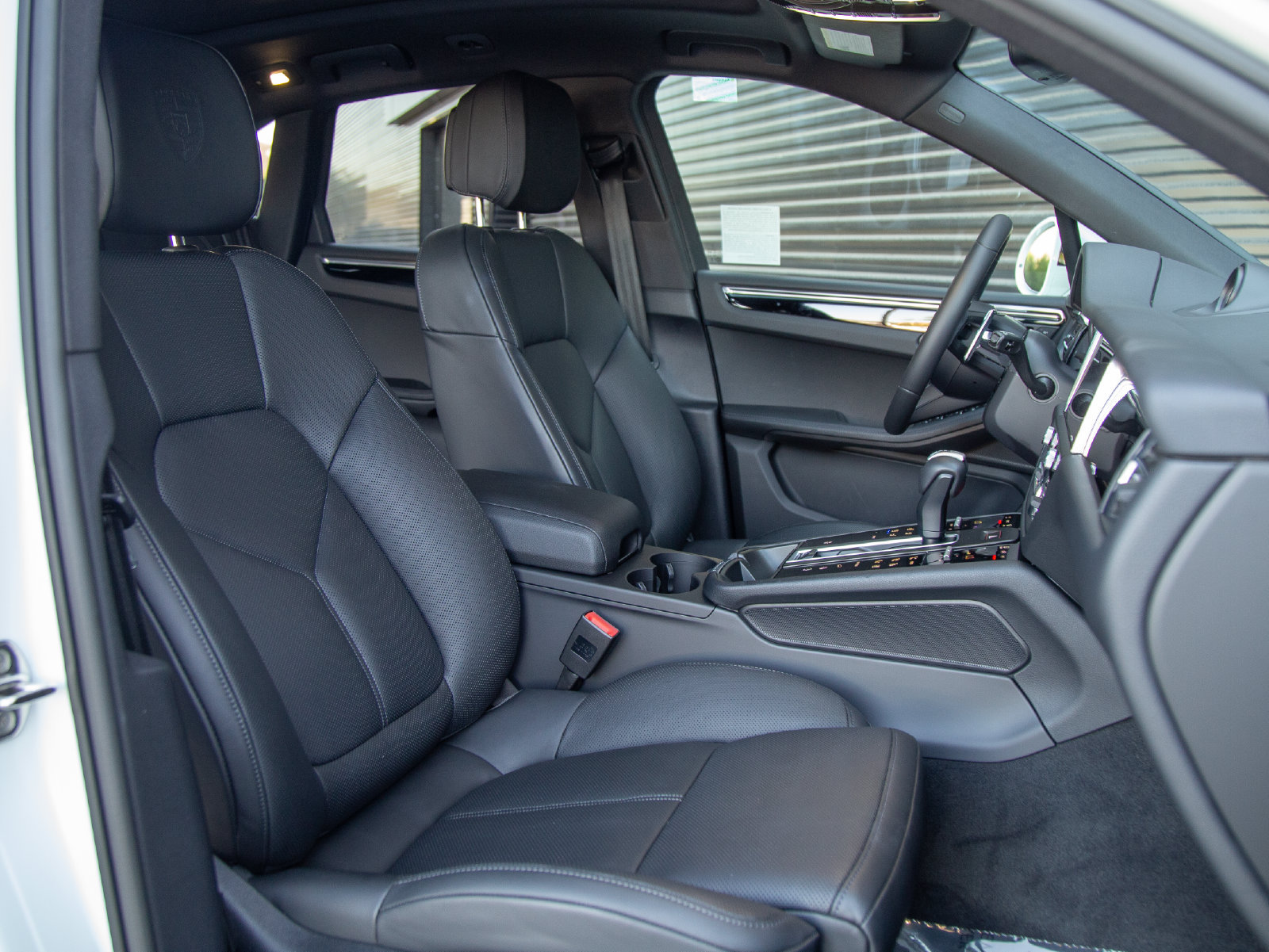 Certified 2026 Porsche Macan AWD/4WD image 19