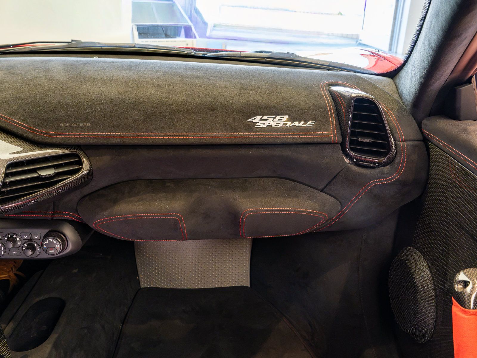 Used 2015 Ferrari 458 Speciale Coupe RWD image 16