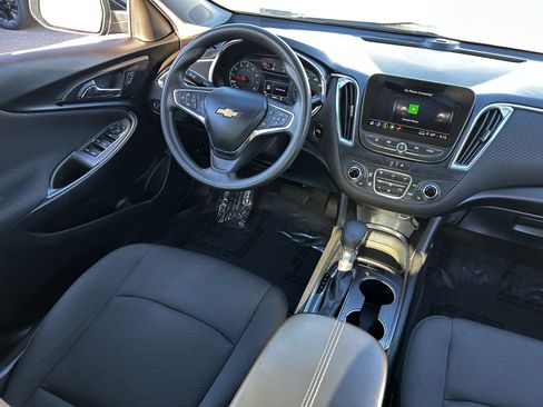 Used 2021 Chevrolet Malibu LT image 13
