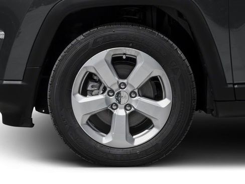 Used 2018 Jeep Compass Limited w/ Navigation Group AWD/4WD image 11