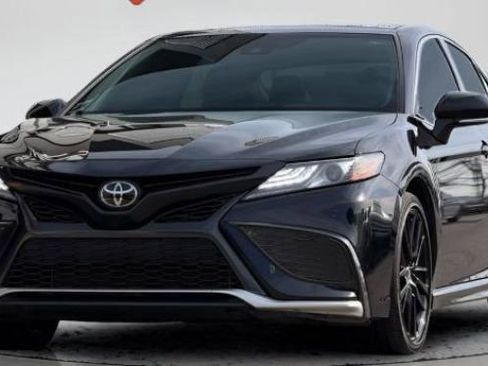 Used 2021 Toyota Camry XSE image 9