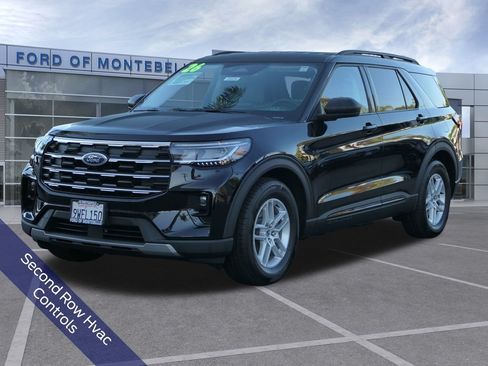 Used 2026 Ford Explorer Active w/ Active Comfort Package RWD image 8