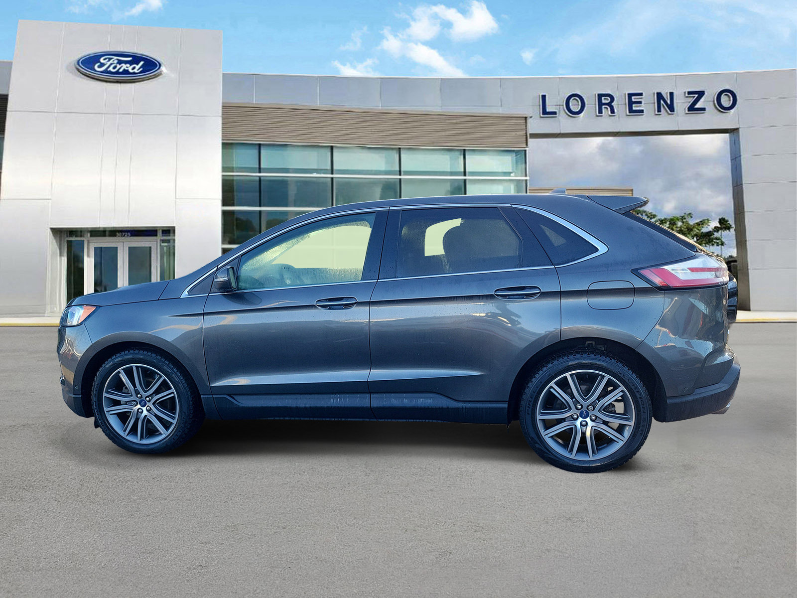 Used 2019 Ford Edge Titanium w/ Equipment Group 301A FWD image 8