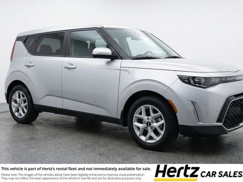 Used 2025 Kia Soul LX w/ LX Technology Package FWD image 1